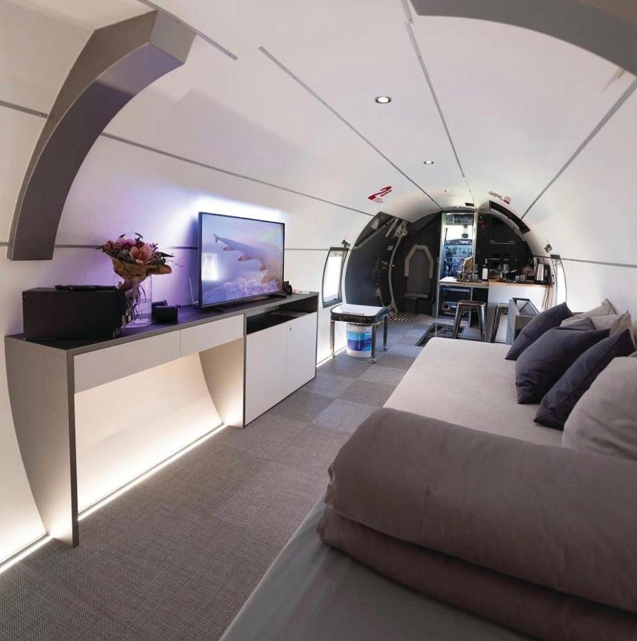 Glamping Bergamo: dormire in un aereo